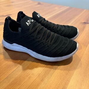 APL Men's TechLoom Wave in Black / White Size 8 Sneakers